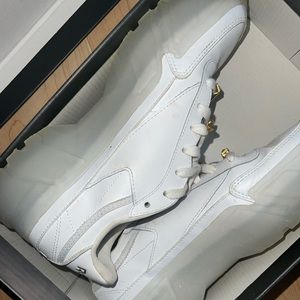 Women’s sneakers